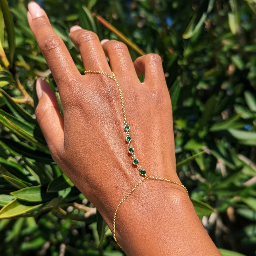 Mesh Finger Bracelet Adorned with Sparkling Rhinestones